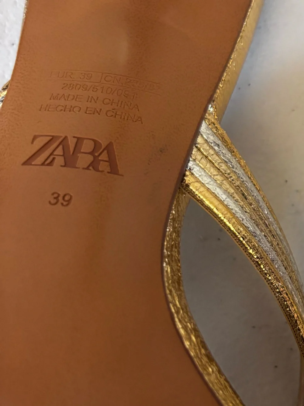 Zara gold metallic bow heeled sandals - Picture 10 of 12